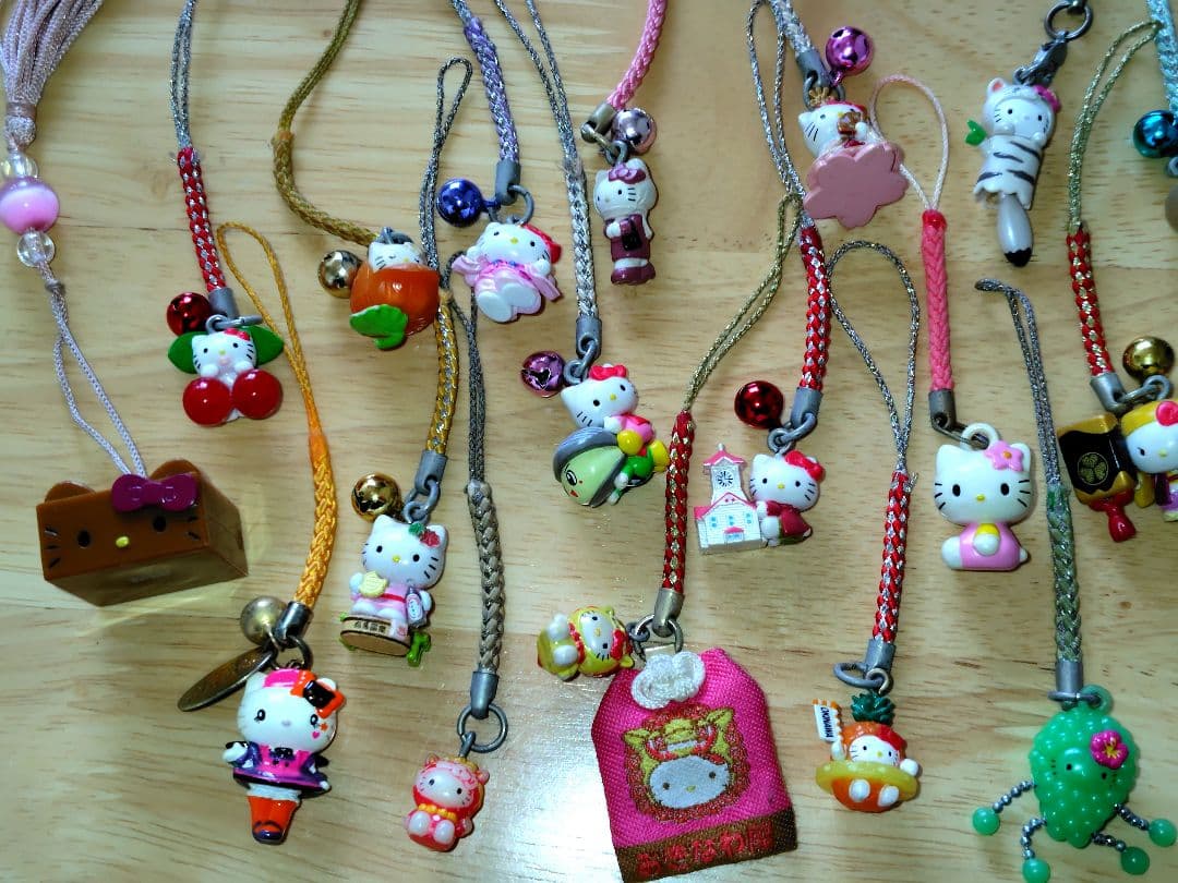 ハローキティ ストラップ 35個セット　ご当地キティ