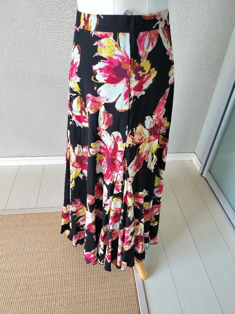 チャコット　ロイヤルダンス 社交ダンス 花柄フレア スカート